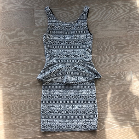 h&m aztec dress